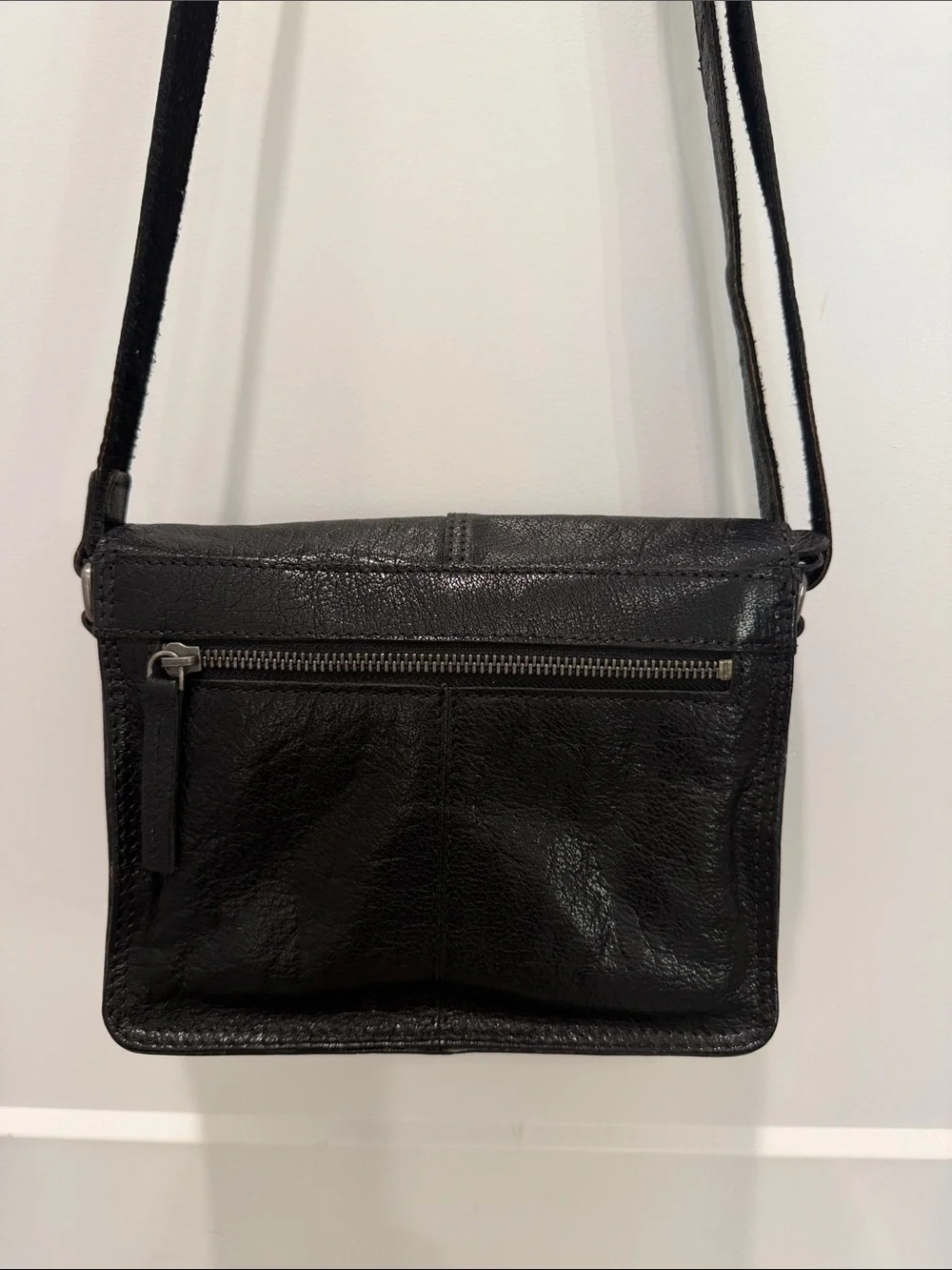 Spikes & Sparrow Black  Crossbody Shoulder Bag with Adjustable Strap